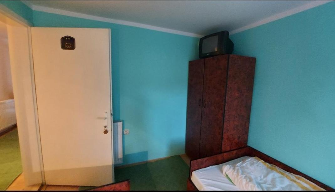 Hotel Domacinstvo Jolovic Kraljevo Exterior foto