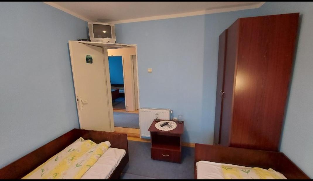Hotel Domacinstvo Jolovic Kraljevo Exterior foto
