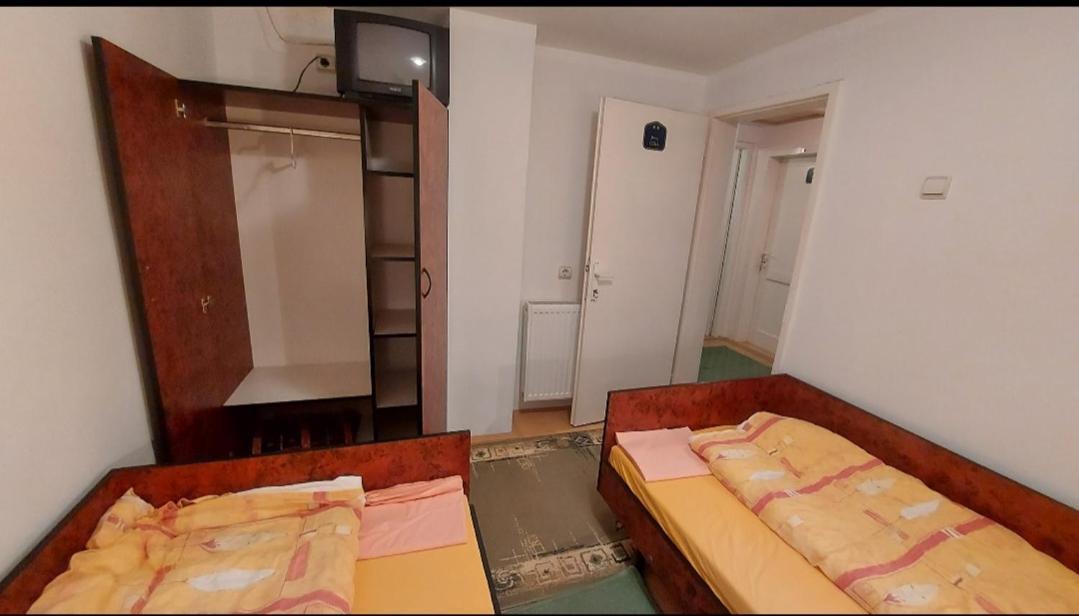 Hotel Domacinstvo Jolovic Kraljevo Exterior foto
