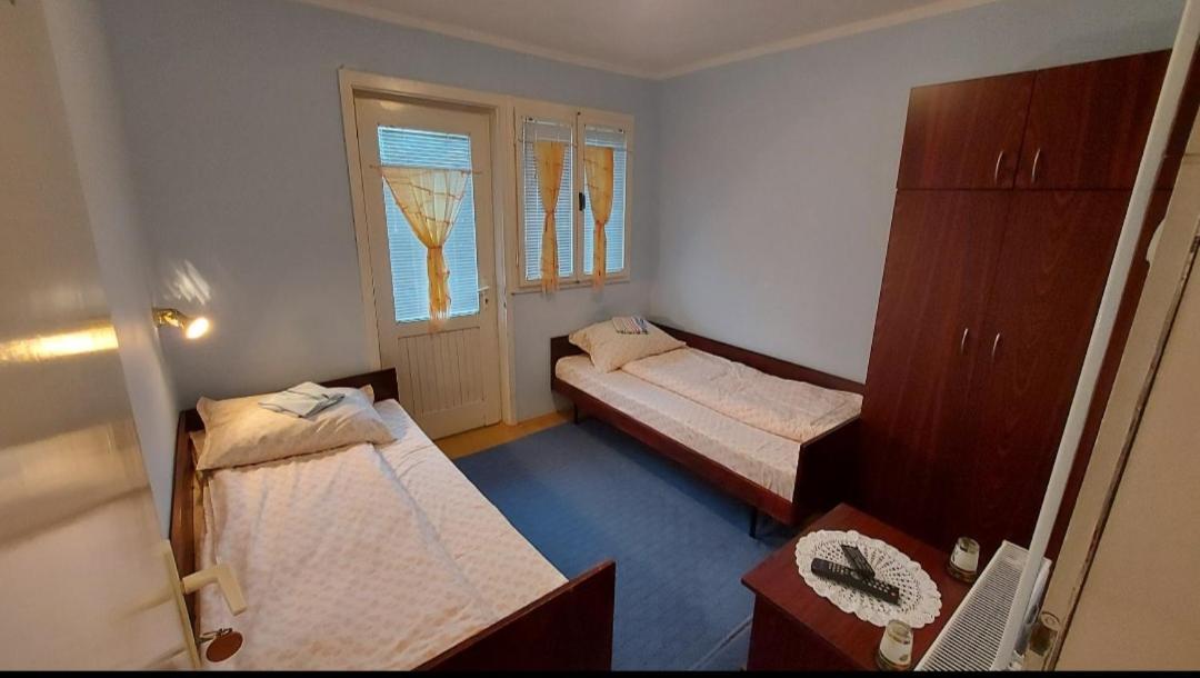 Hotel Domacinstvo Jolovic Kraljevo Exterior foto